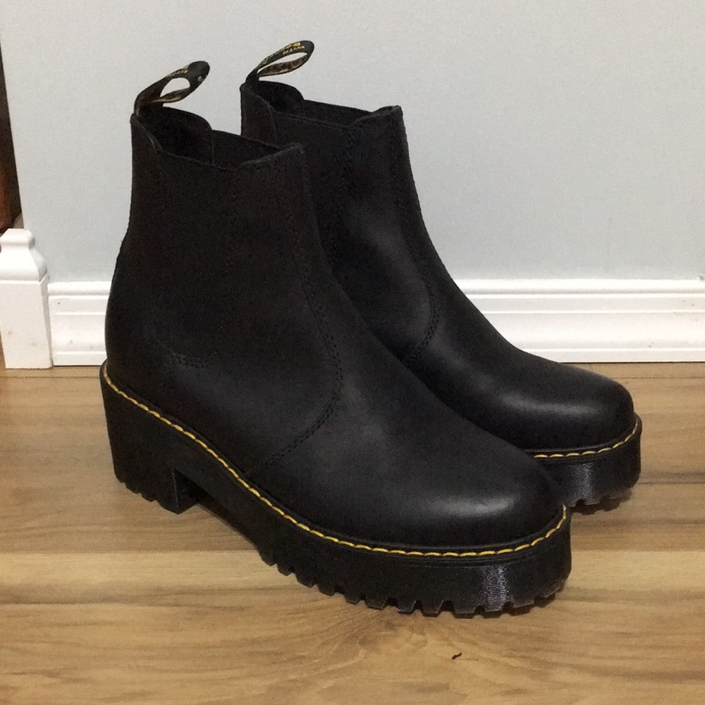 Dr. Martens Rometty Boots size 9